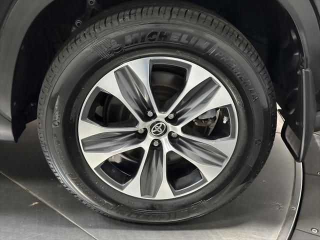 used 2022 Toyota Highlander car, priced at $32,588