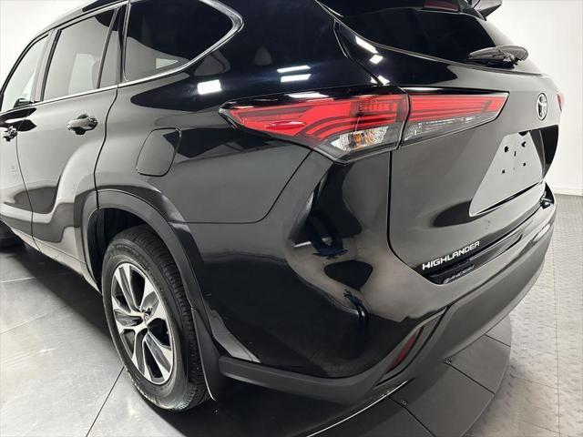 used 2022 Toyota Highlander car, priced at $32,588