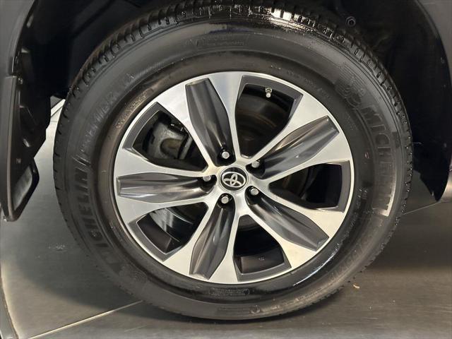 used 2022 Toyota Highlander car, priced at $32,588