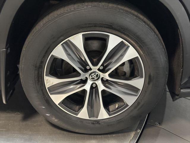 used 2022 Toyota Highlander car, priced at $32,588