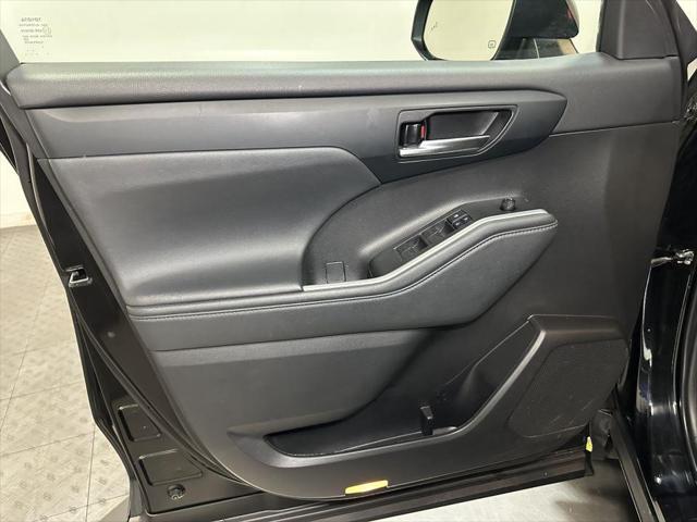 used 2022 Toyota Highlander car, priced at $32,588