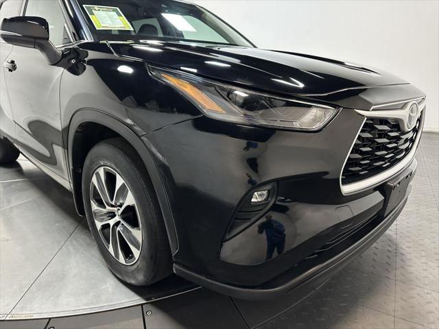 used 2022 Toyota Highlander car, priced at $32,588