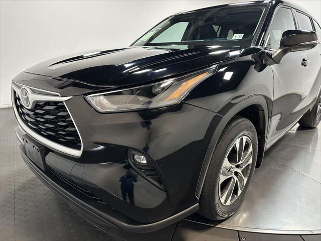 used 2022 Toyota Highlander car, priced at $32,588