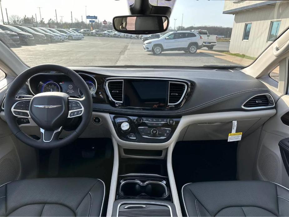 new 2024 Chrysler Pacifica car, priced at $48,402