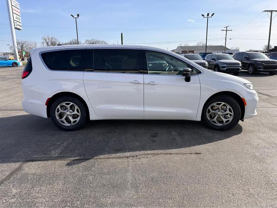 new 2024 Chrysler Pacifica car, priced at $48,402