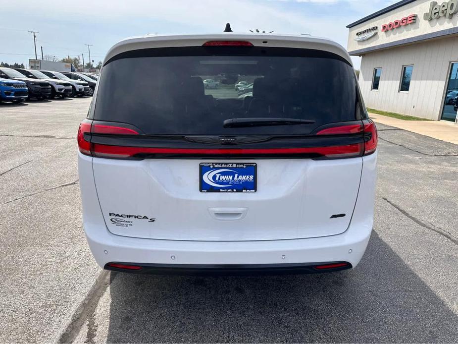 new 2024 Chrysler Pacifica car, priced at $48,273