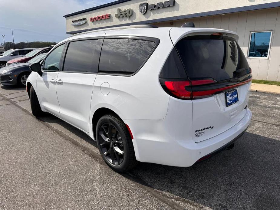 new 2024 Chrysler Pacifica car, priced at $52,788