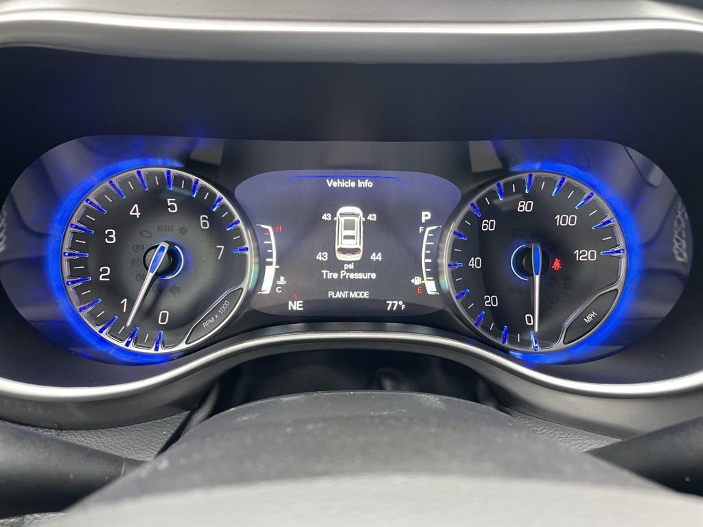 new 2025 Chrysler Pacifica car, priced at $39,512
