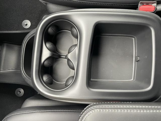 new 2025 Chrysler Pacifica car, priced at $40,031
