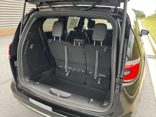 new 2025 Chrysler Pacifica car, priced at $40,031