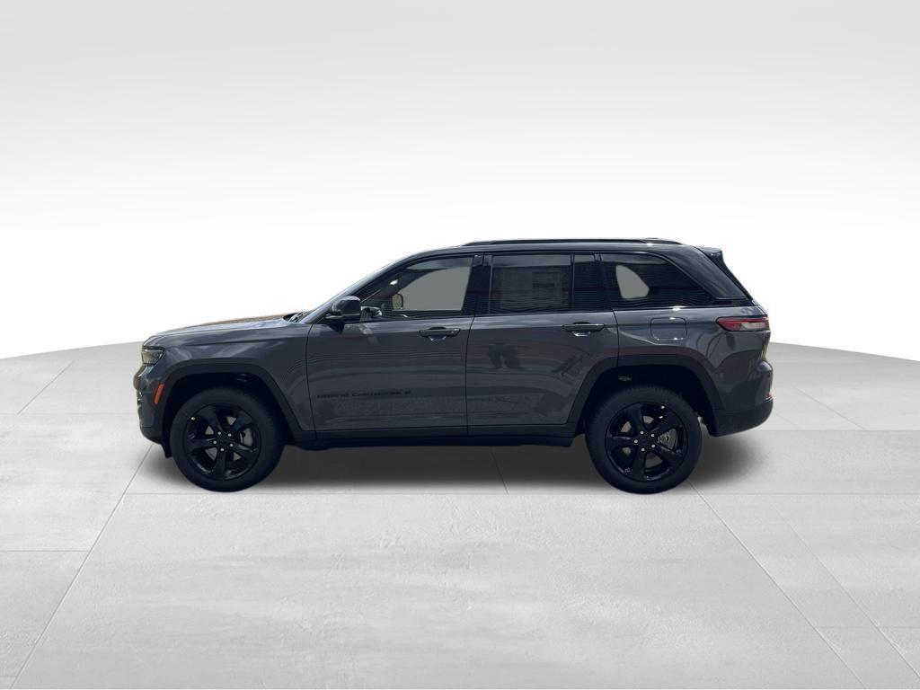 new 2025 Jeep Grand Cherokee car, priced at $38,632