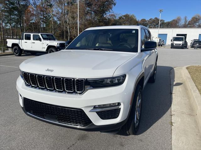 new 2025 Jeep Grand Cherokee car, priced at $54,040