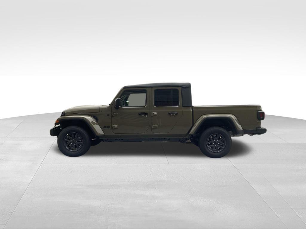 new 2025 Jeep Gladiator car, priced at $38,427