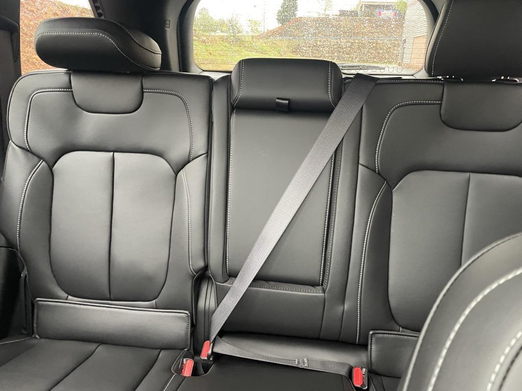 new 2025 Jeep Grand Cherokee car, priced at $42,014