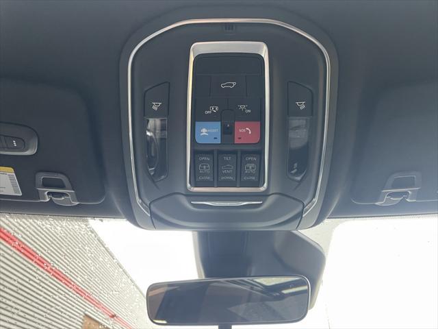 new 2025 Jeep Grand Cherokee car, priced at $43,918