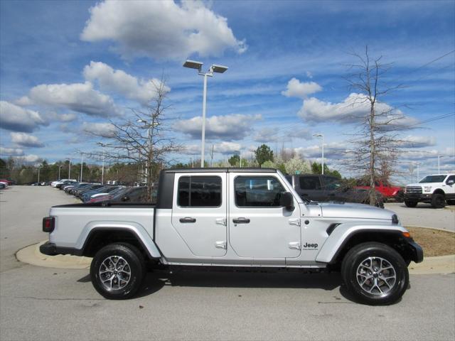 new 2024 Jeep Gladiator car, priced at $44,357