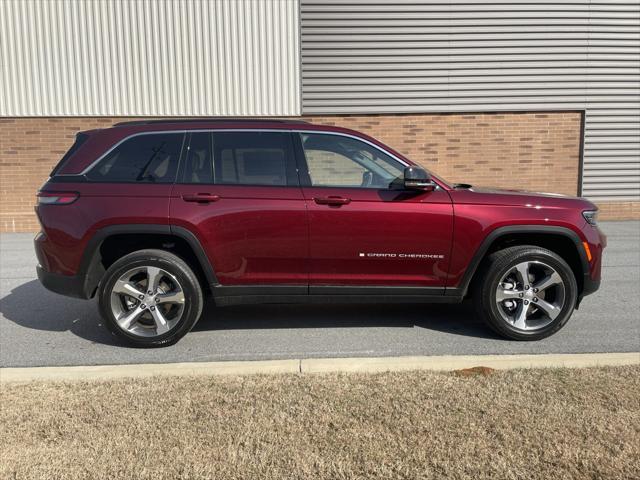 new 2025 Jeep Grand Cherokee car, priced at $42,404