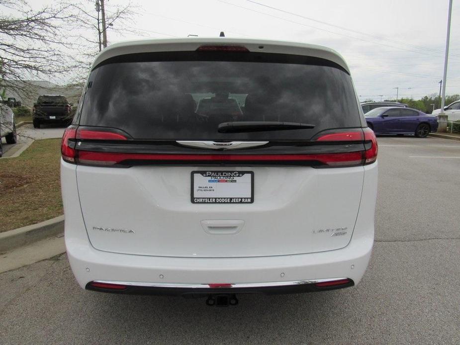 new 2024 Chrysler Pacifica car, priced at $53,651