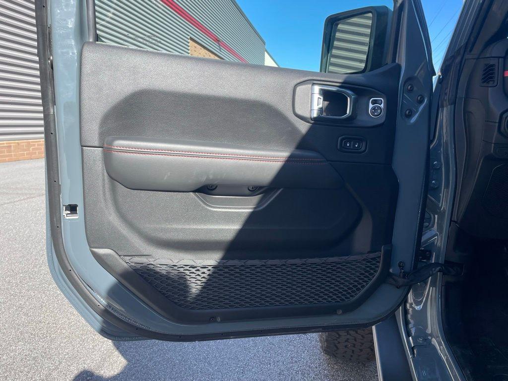 new 2026 Jeep Wrangler car, priced at $61,047