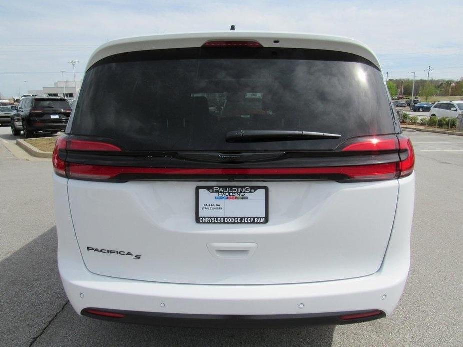 new 2024 Chrysler Pacifica car, priced at $44,820