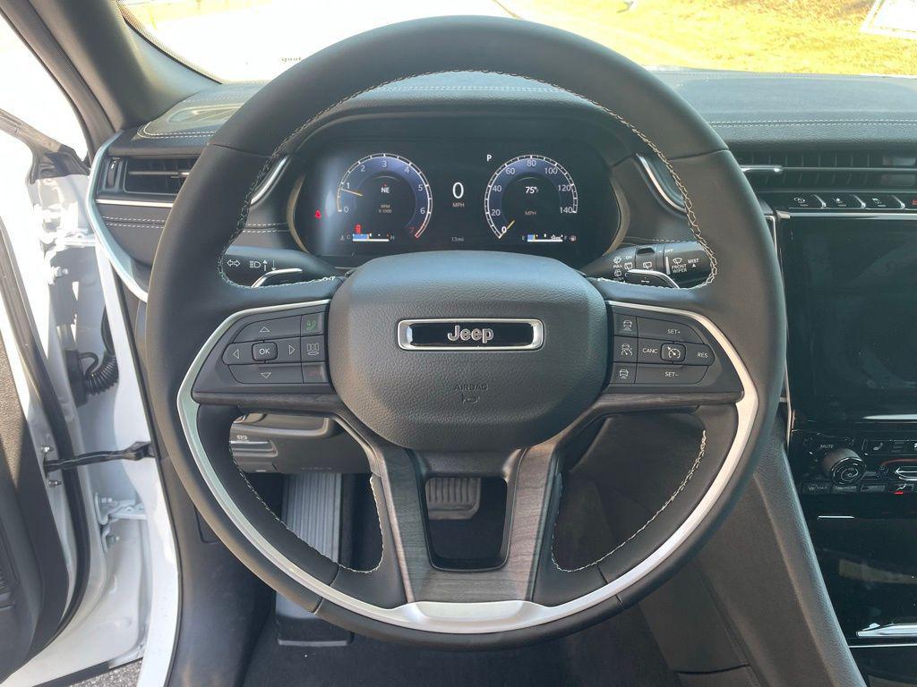 new 2025 Jeep Grand Cherokee car, priced at $43,413
