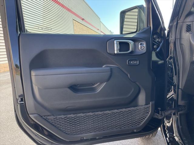 new 2025 Jeep Wrangler car, priced at $44,165