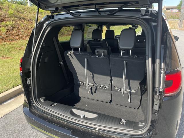 new 2025 Chrysler Pacifica car, priced at $40,031