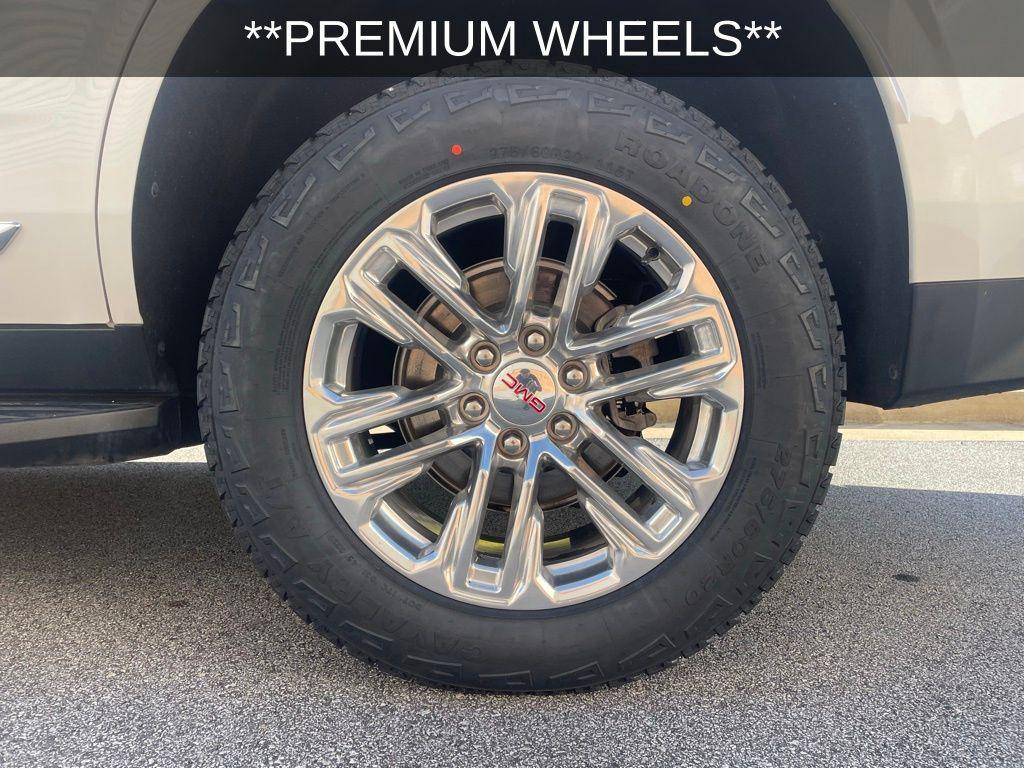 used 2022 GMC Yukon car, priced at $50,000