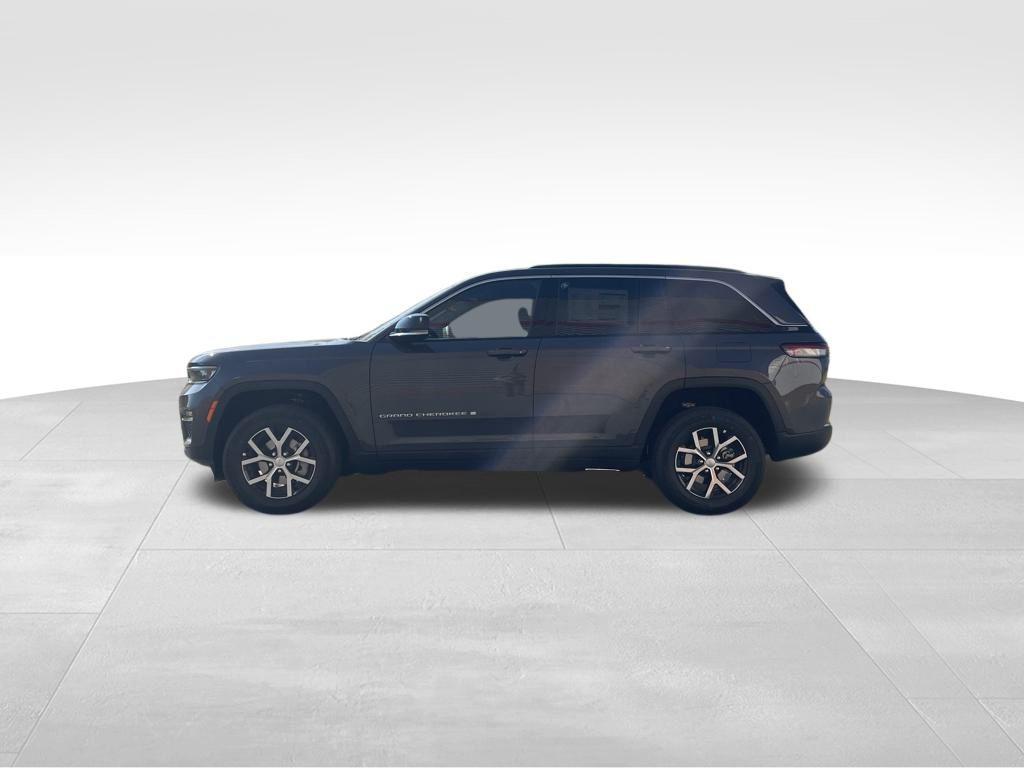 new 2025 Jeep Grand Cherokee car, priced at $43,931