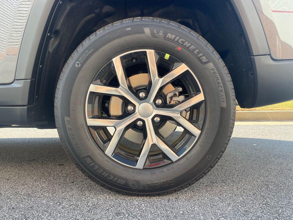 new 2025 Jeep Grand Cherokee car, priced at $43,931
