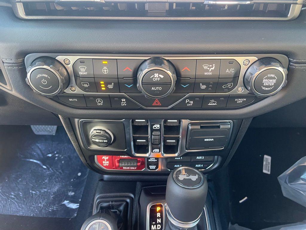 new 2026 Jeep Wrangler car, priced at $61,648