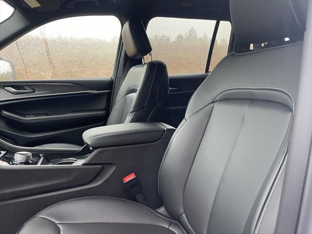new 2025 Jeep Grand Cherokee car, priced at $41,758