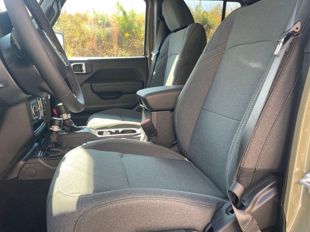new 2025 Jeep Wrangler car, priced at $44,000
