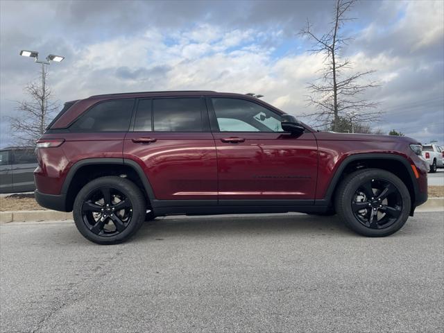 new 2025 Jeep Grand Cherokee car, priced at $50,381