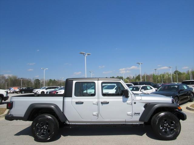 new 2024 Jeep Gladiator car, priced at $39,004