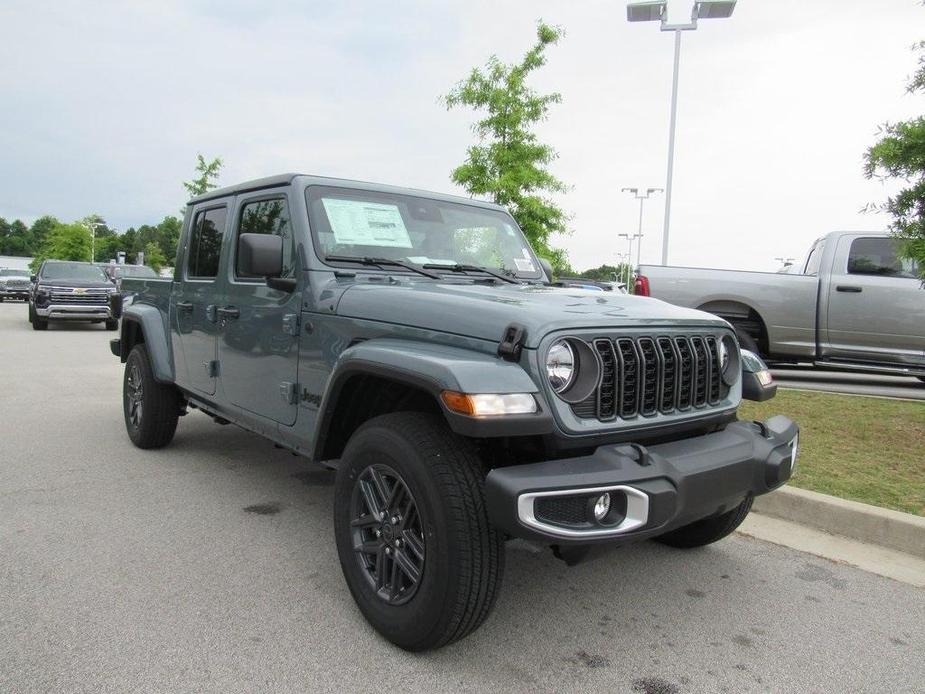 new 2024 Jeep Gladiator car, priced at $42,103