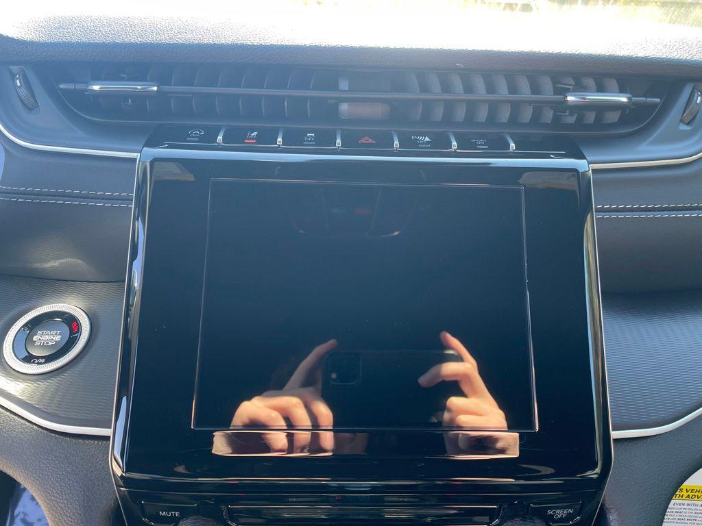 new 2025 Jeep Grand Cherokee car, priced at $33,774