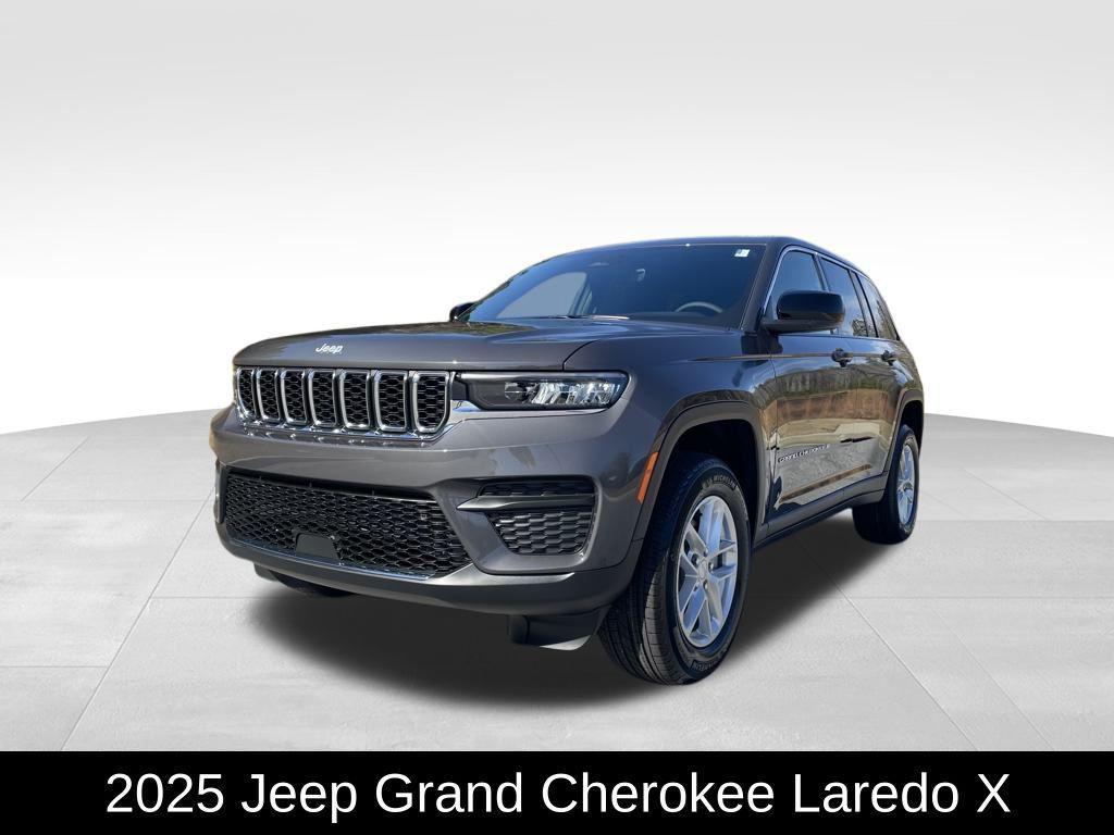 new 2025 Jeep Grand Cherokee car, priced at $33,774