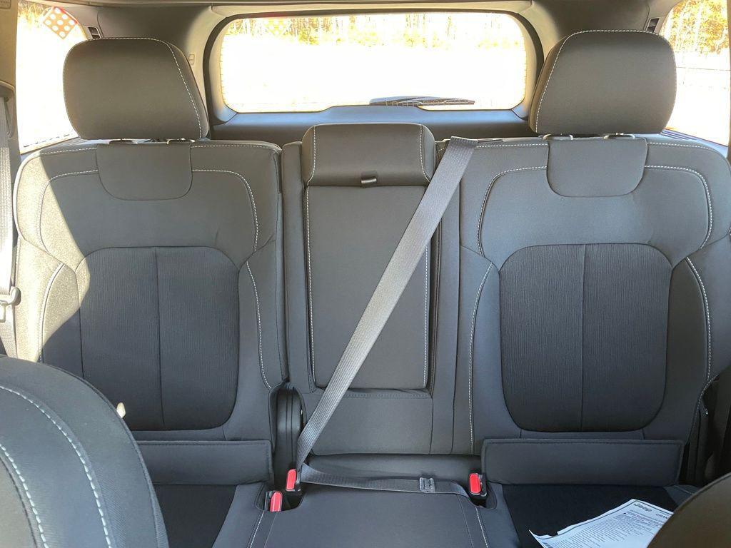 new 2025 Jeep Grand Cherokee car, priced at $33,774