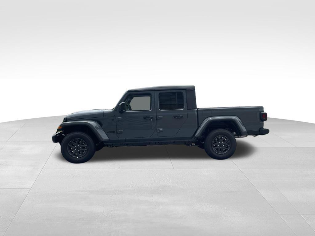 new 2025 Jeep Gladiator car, priced at $37,461
