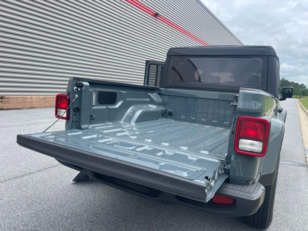 new 2025 Jeep Gladiator car, priced at $37,461