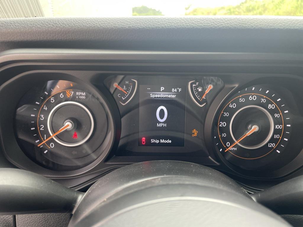 new 2025 Jeep Gladiator car, priced at $42,605