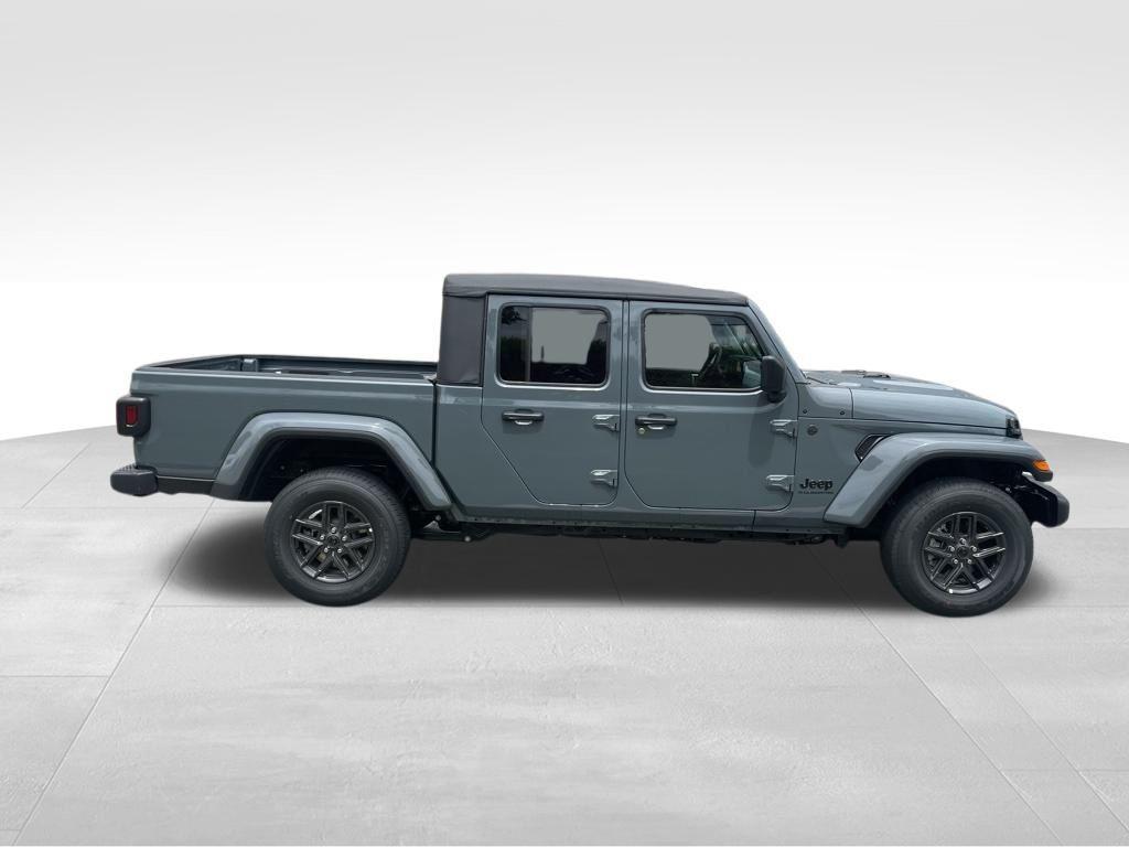 new 2025 Jeep Gladiator car, priced at $37,461