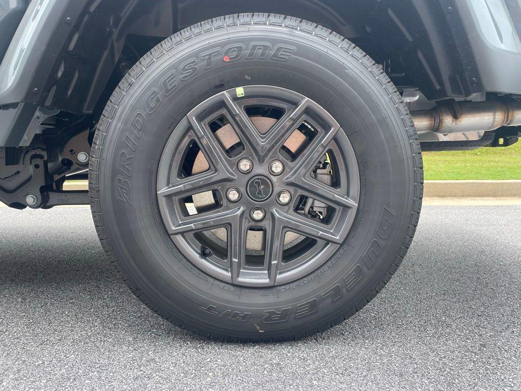 new 2025 Jeep Gladiator car, priced at $37,461