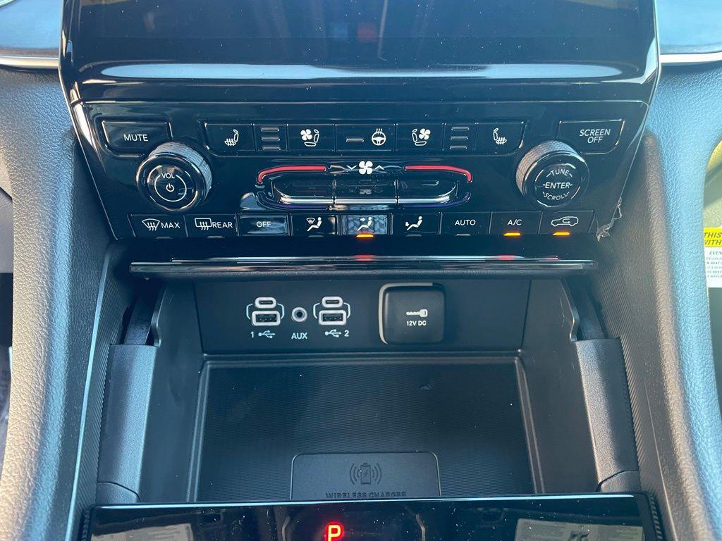 new 2025 Jeep Grand Cherokee car, priced at $47,702
