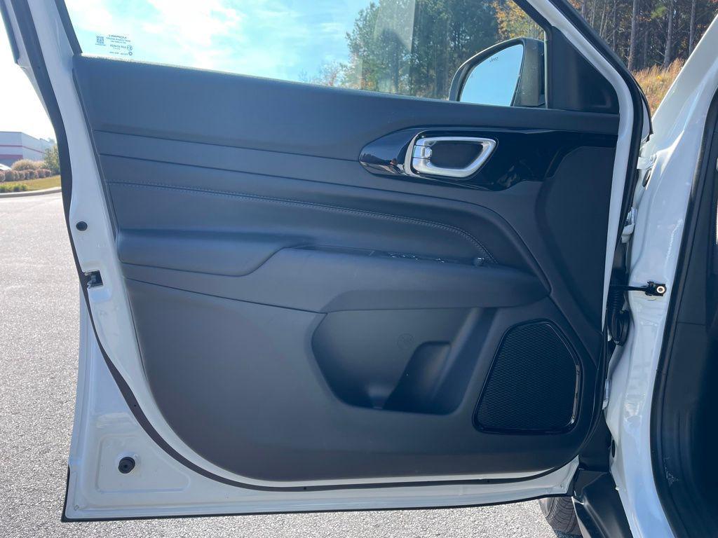 new 2026 Jeep Compass car, priced at $29,395