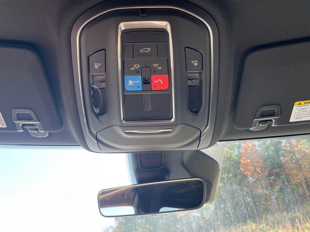 new 2025 Jeep Grand Cherokee car, priced at $35,165