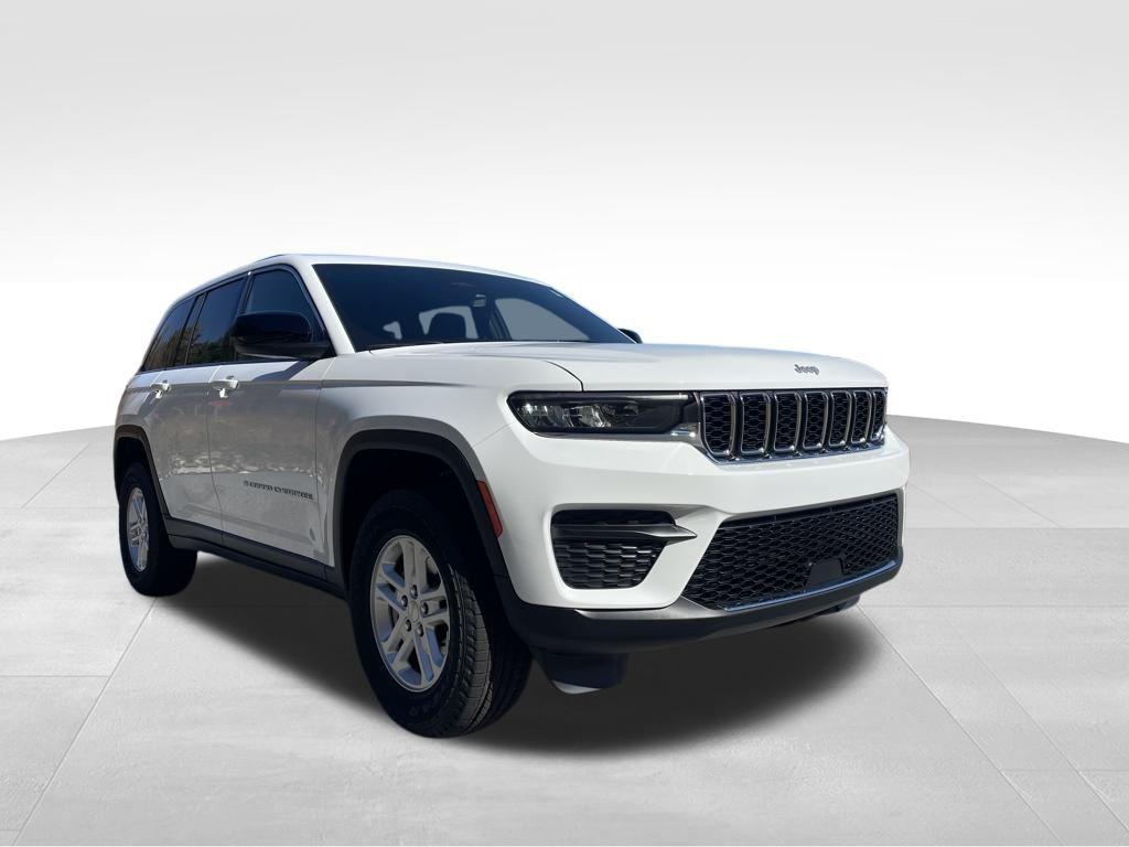 new 2025 Jeep Grand Cherokee car, priced at $35,165