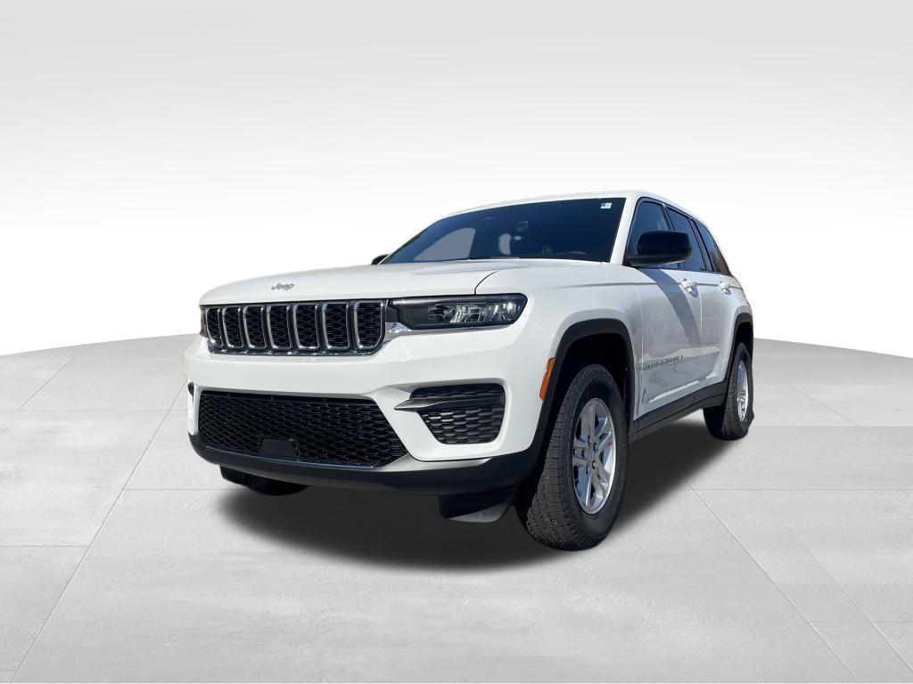 new 2025 Jeep Grand Cherokee car, priced at $35,165
