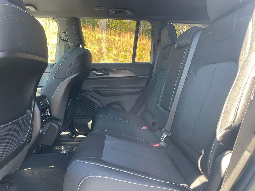 new 2025 Jeep Grand Cherokee car, priced at $35,165